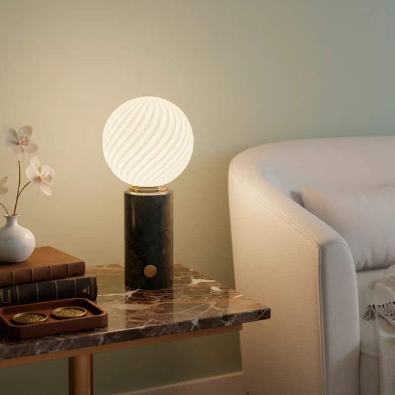 GLOB table lamp white/black - H30cm